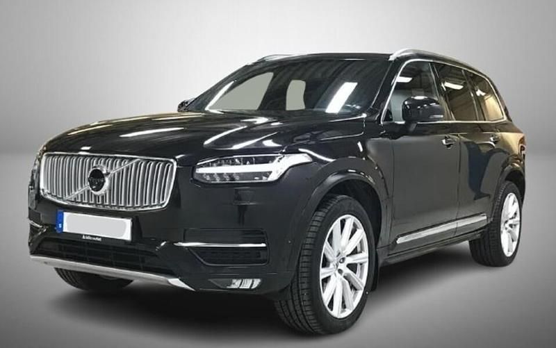 Käytetty Volvo XC90 Inscription 235 HP (172 kW) 2017 Musta Katumaasturi