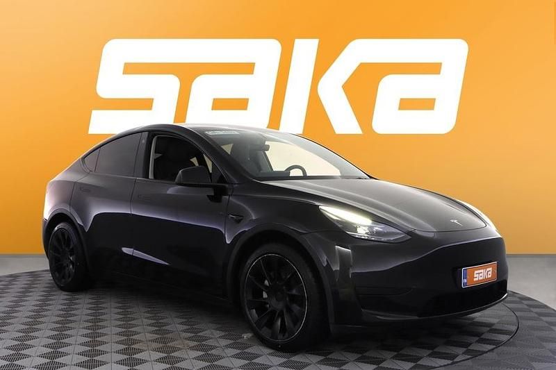 Käytetty Tesla Model Y RWD 219 kW (299 HP) 2023 Katumaasturi