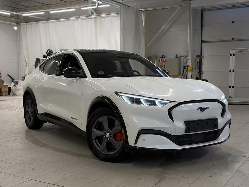 Käytetty 2023 Ford Mustang Mach-E Premium Katumaasturi | 35 800 € (Hyvä tarjous) - Kuva 1/4