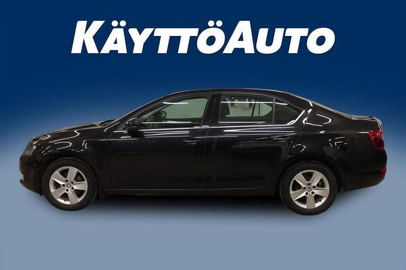 Käytetty Skoda Octavia Elegance 105 HP (77 kW) 2015 Musta Viistoperä