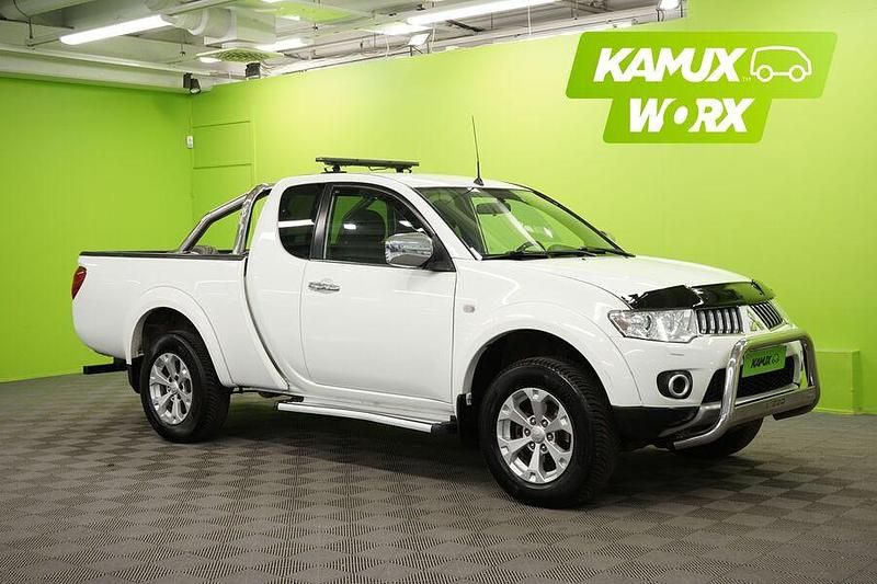 Valkoinen Käytetty 2012 Mitsubishi L200 Nouto | 13 900 € (Supertarjous) - Kuva 1/3