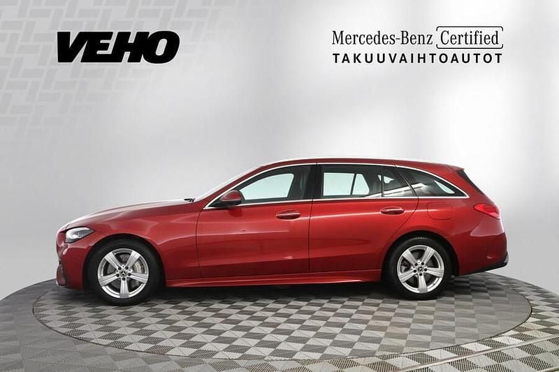 Käytetty Mercedes C300e Business 204 HP (150 kW) 2022 Punainen Farmari