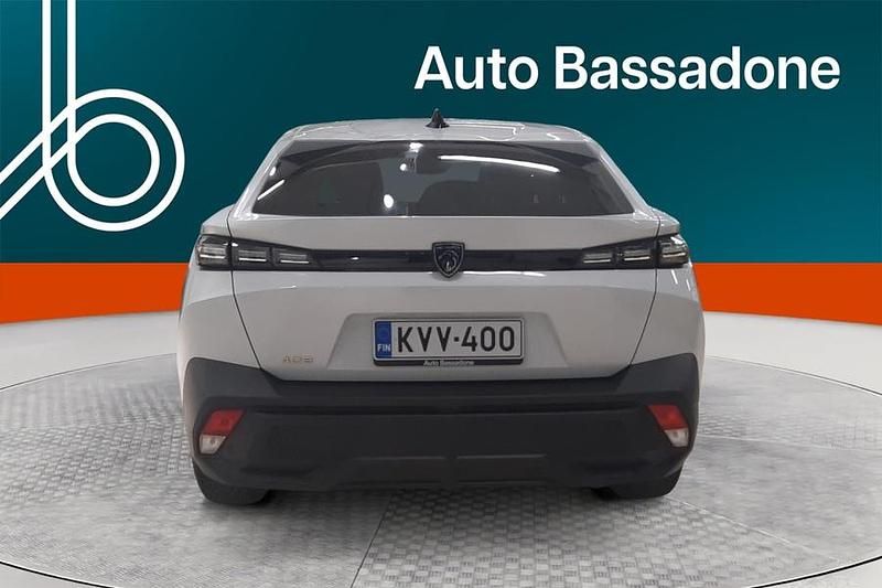 Käytetty Peugeot 408 Allure 131 HP (96 kW) 2024 Viistoperä