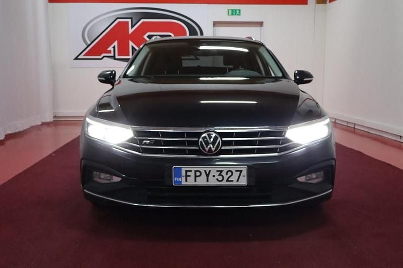 Käytetty VW Passat R-line 150 HP (110 kW) 2021 Farmari