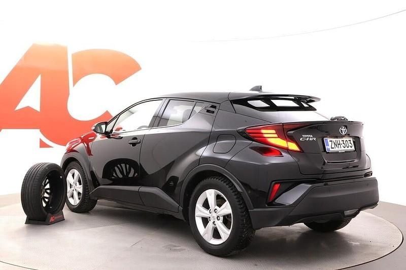 Käytetty Toyota C-HR Premium 122 HP (89 kW) 2020 Musta Katumaasturi