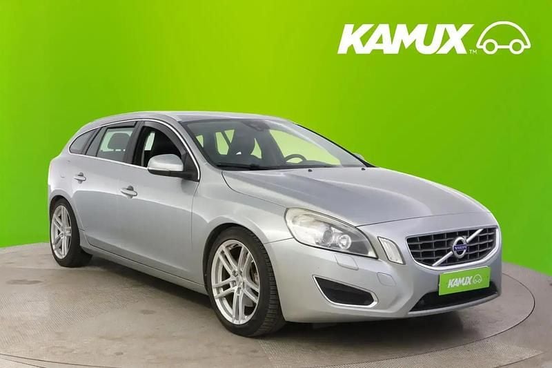Hopea / harmaa Käytetty 2010 Volvo V60 Summum Farmari | 6 890 € - Kuva 1/4