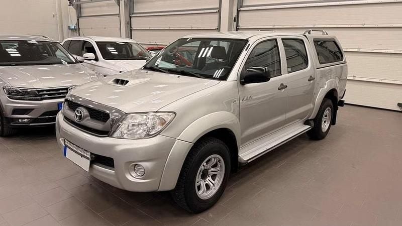 Käytetty Toyota HiLux SR 144 HP (105 kW) 2012 Nouto