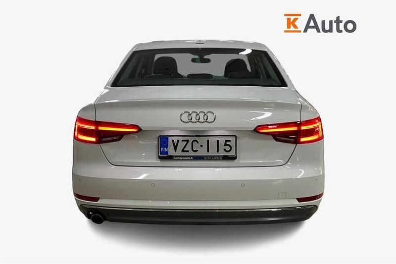 Käytetty Audi A4 Business 150 HP (110 kW) 2016 Valkoinen Sedan