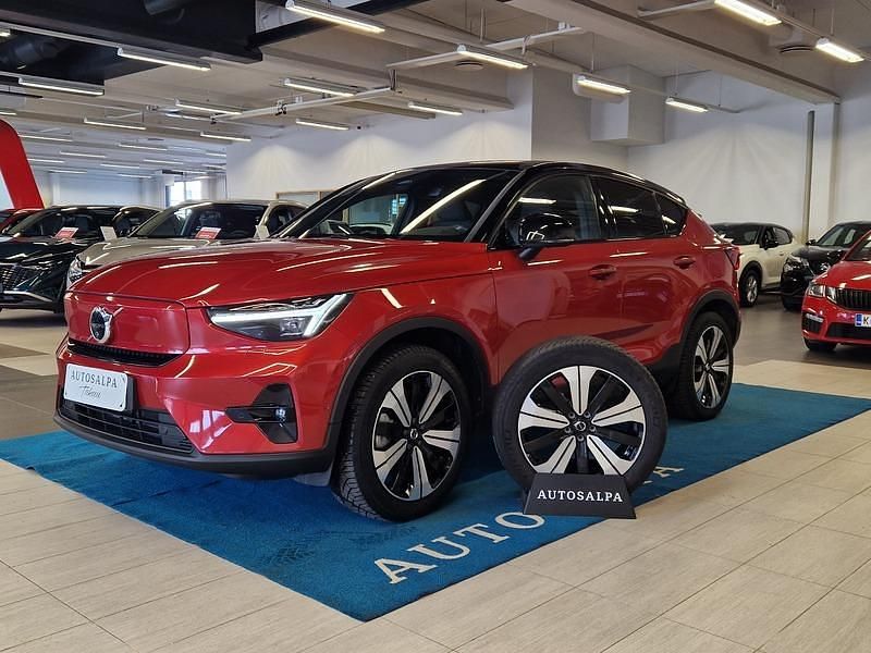 Käytetty Volvo C40 300 kW (408 HP) 2022 Punainen Katumaasturi