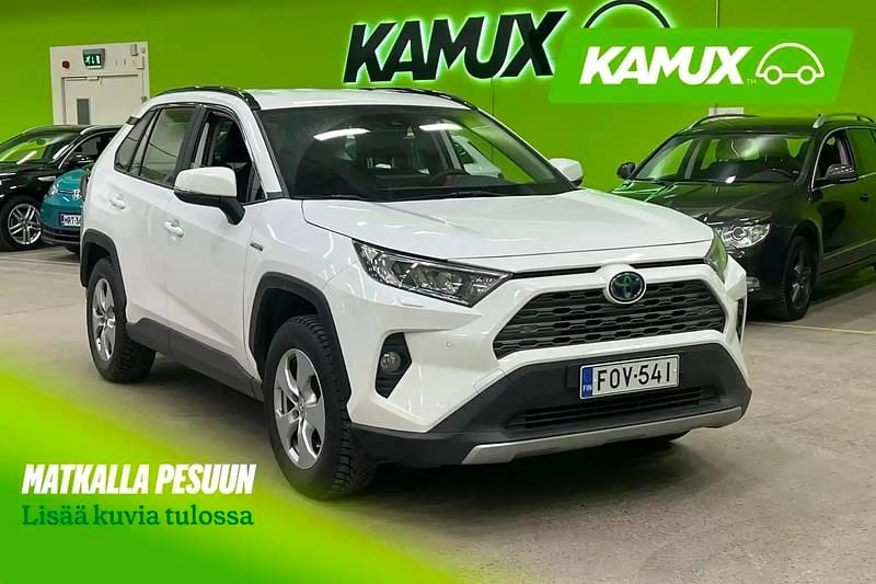 Valkoinen Käytetty 2021 Toyota RAV4 Hybrid Comfort Katumaasturi | 33 900 € (Hyvä tarjous) - Kuva 1/4
