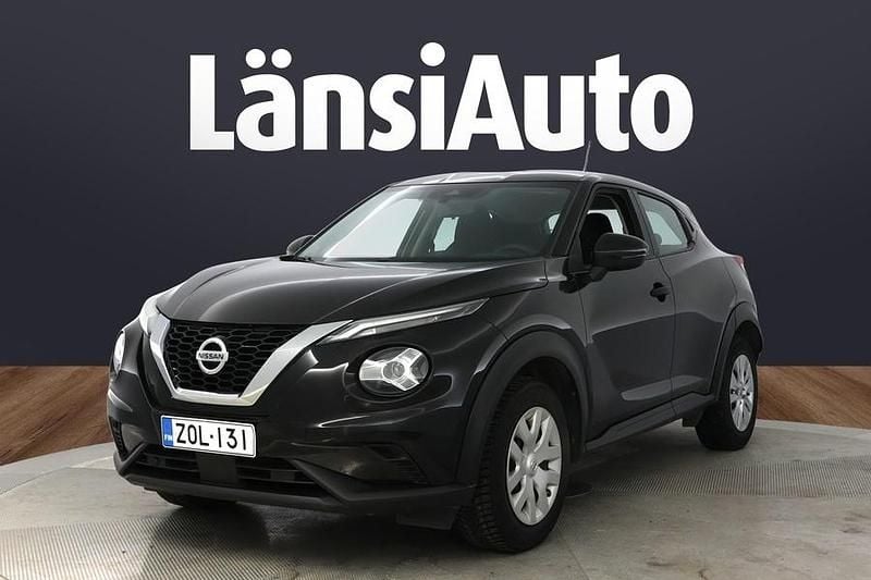 Käytetty Nissan Juke Acenta 114 HP (83 kW) 2022 Musta Katumaasturi