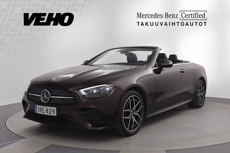 Käytetty Mercedes E300 AMG line 265 HP (194 kW) 2023 Punainen Avoauto