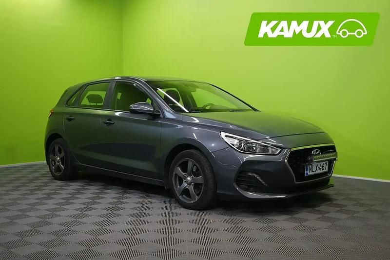 Hopea / harmaa Käytetty 2020 Hyundai i30 Sedan | 12 980 € (Perustarjous) - Kuva 1/4