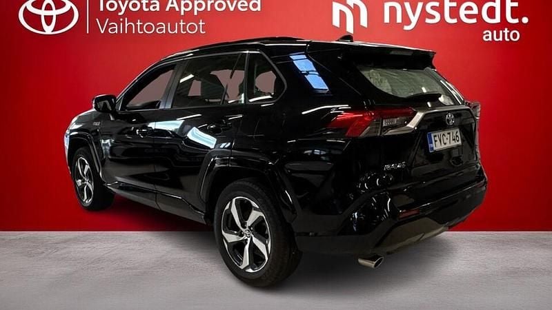 Käytetty Toyota RAV4 Hybrid Active 306 HP (225 kW) 2023 Musta Katumaasturi