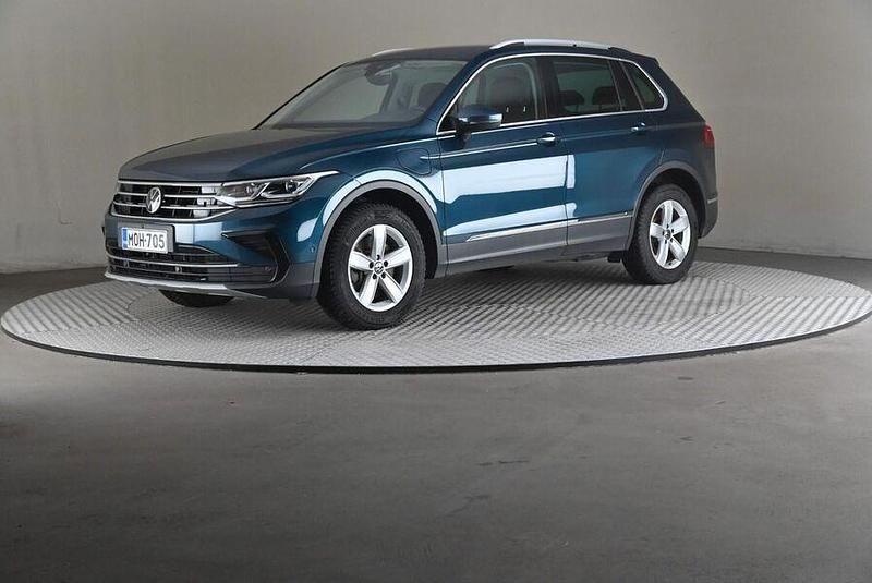 Käytetty VW Tiguan Business 245 HP (180 kW) 2022 Katumaasturi