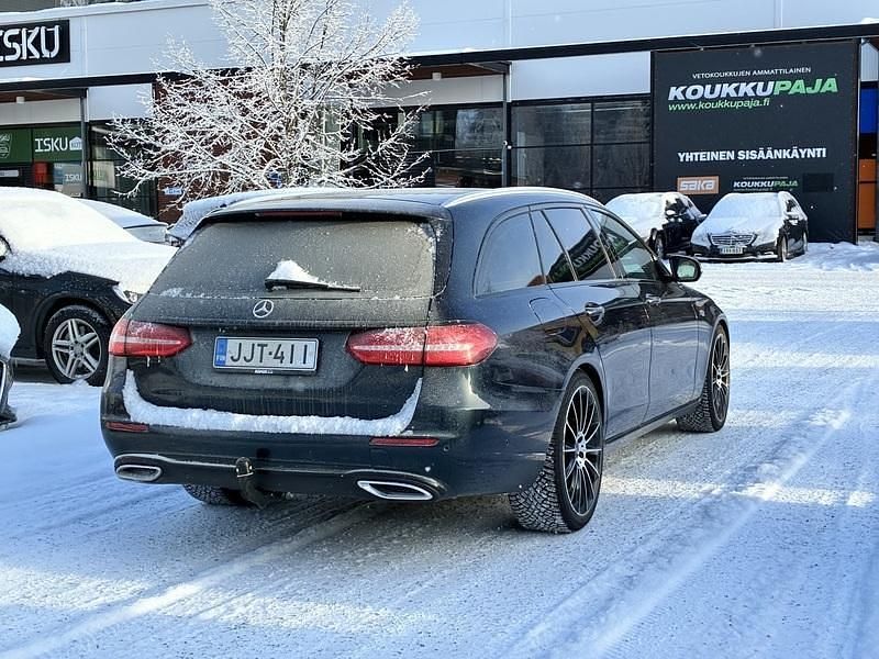 Käytetty Mercedes E220 Business 194 HP (142 kW) 2017 Farmari