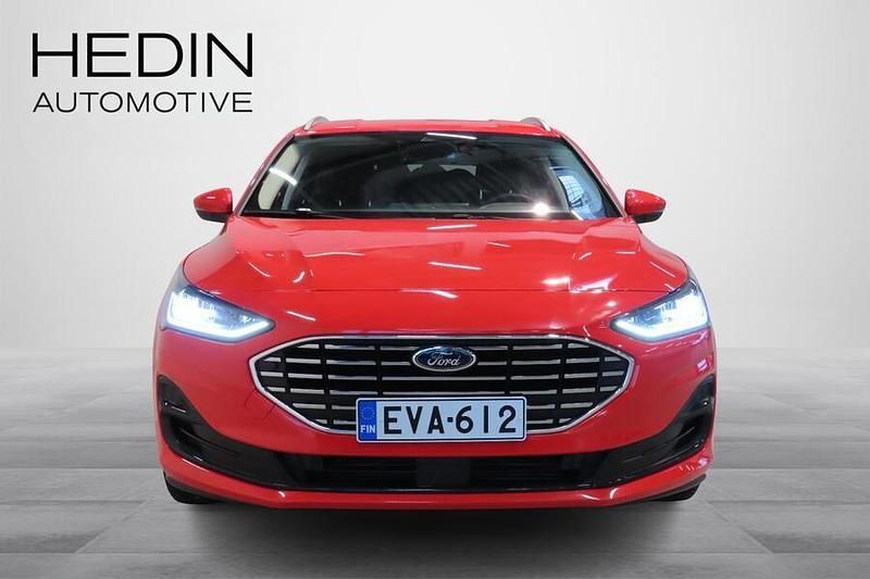 Käytetty Ford Focus Titanium 126 HP (92 kW) 2024 Punainen Farmari