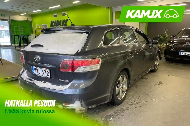 Käytetty Toyota Avensis Sol 147 HP (108 kW) 2010 Hopea / harmaa Farmari