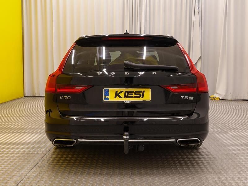 Käytetty Volvo V90 Inscription 254 HP (186 kW) 2017 Farmari