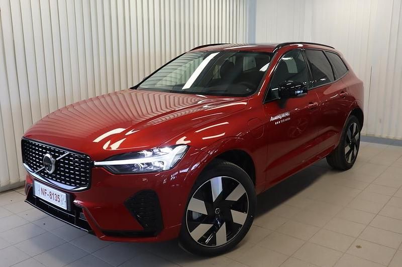 725 fusion red Käytetty 2025 Volvo XC60 Performance Katumaasturi | 68 900 € - Kuva 1/4