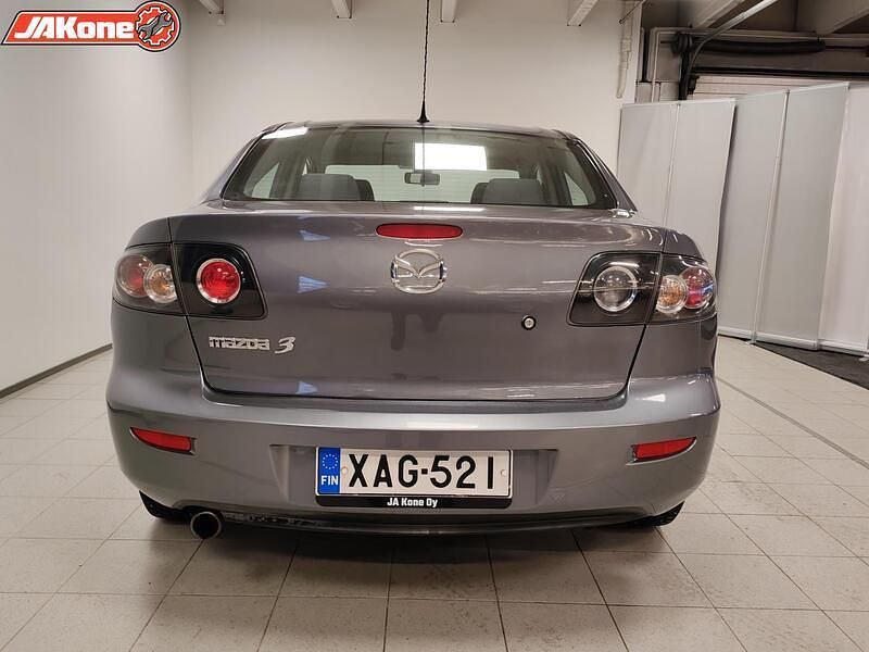 Käytetty Mazda 3 150 HP (110 kW) 2005 Sedan