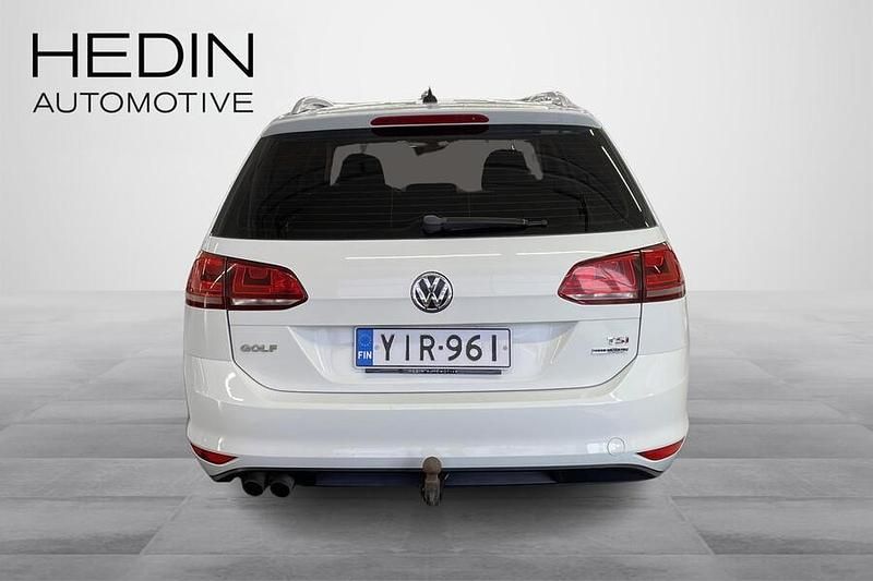 Käytetty VW Golf VII Highline 140 HP (102 kW) 2014 Valkoinen Farmari