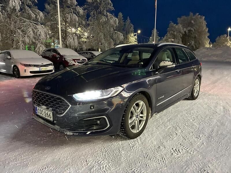 Käytetty Ford Mondeo Vignale 188 HP (138 kW) 2020 Farmari