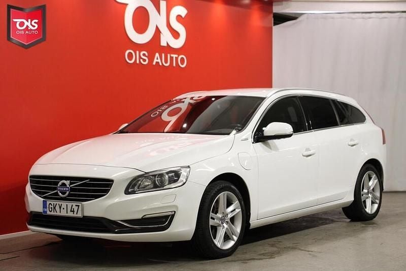 Käytetty Volvo V60 Summum 283 HP (208 kW) 2014 Farmari
