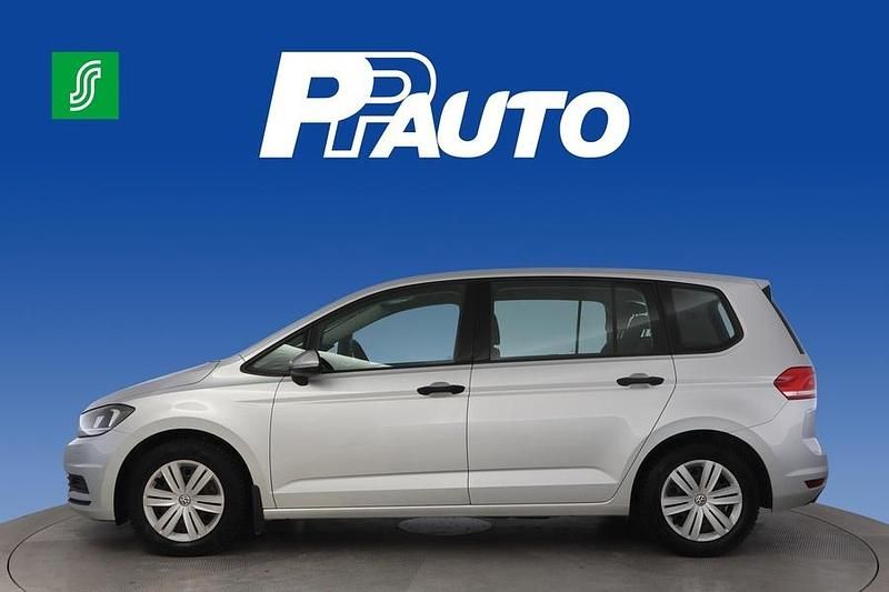 Käytetty VW Touran Trendline 150 HP (110 kW) 2016 Hopea Tila-auto