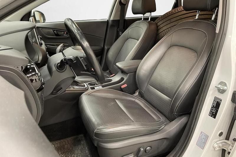 Käytetty Hyundai Kona Style 105 HP (77 kW) 2019 Valkoinen Katumaasturi