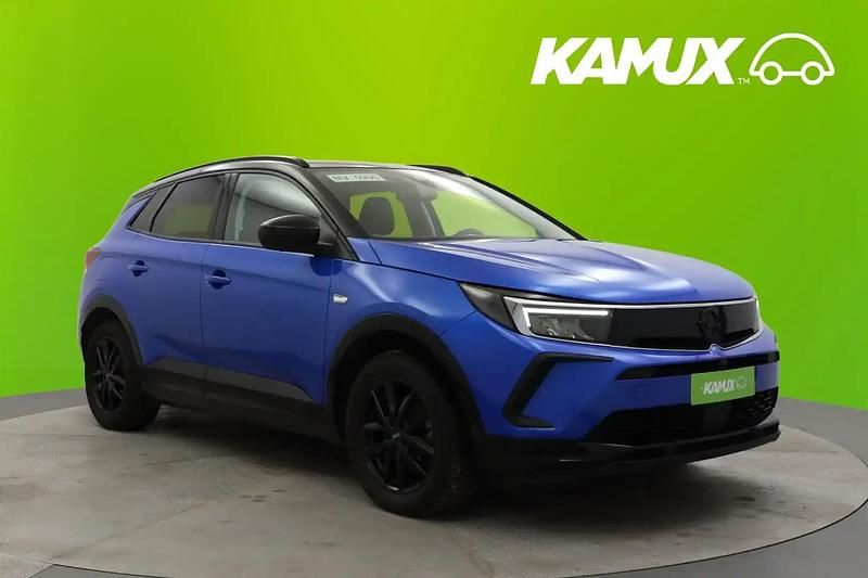 Käytetty Opel Grandland X GS Line 131 HP (96 kW) 2022 Vertigo blue met Katumaasturi