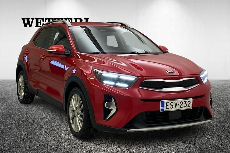 Käytetty Kia Stonic EX 101 HP (74 kW) 2021 Punainen Katumaasturi