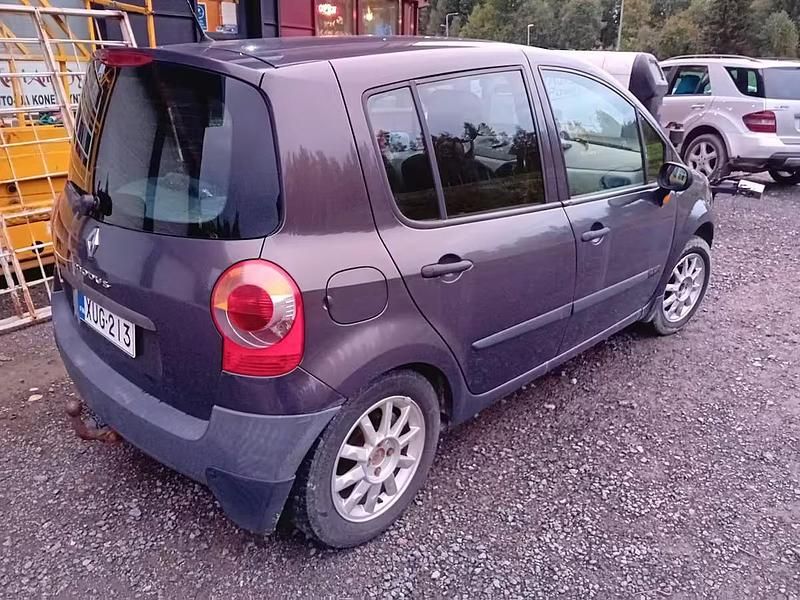 Käytetty Renault Modus 98 HP (72 kW) 2005 Harmaa Tila-auto