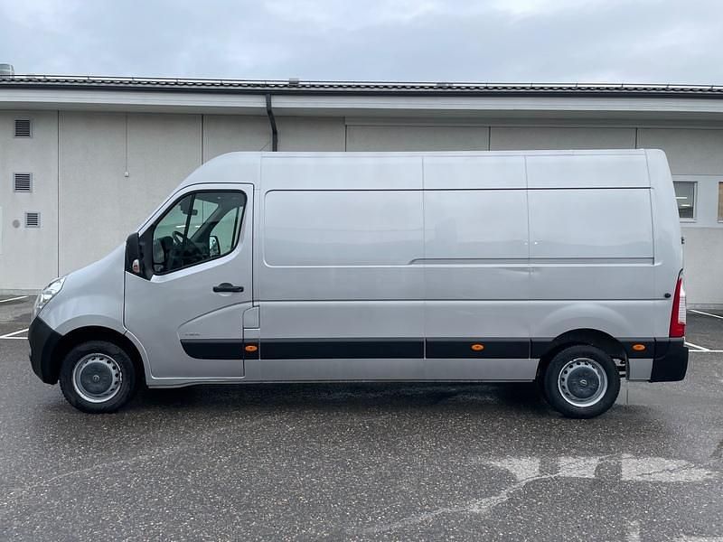 Käytetty Opel Movano 146 HP (107 kW) 2020 Hopea Van