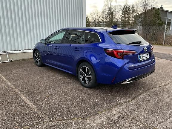 Käytetty Toyota Corolla Edition 138 HP (101 kW) 2023 Sininen Farmari