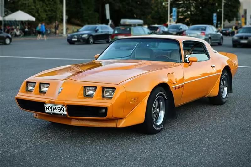 Käytetty Pontiac Trans Am 1981 Coupe - kaksiovinen