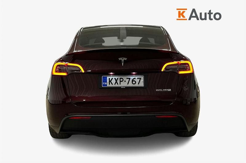 Käytetty Tesla Model Y Performance 336 kW (457 HP) 2024 Punainen Katumaasturi