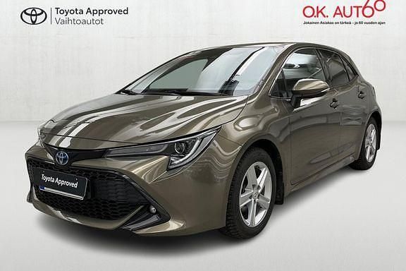 Ruskea (beige) Käytetty 2022 Toyota Corolla Edition Viistoperä | 24 500 € (Perustarjous) - Kuva 1/4