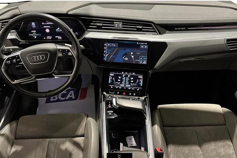 Käytetty Audi e-tron 300 kW (408 HP) 2021 Katumaasturi