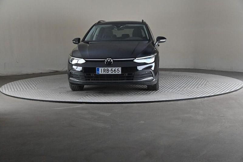 Käytetty VW Golf VIII Business 131 HP (96 kW) 2023 Farmari