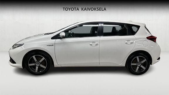 Käytetty Toyota Auris Active 98 HP (72 kW) 2016 Valkoinen Viistoperä