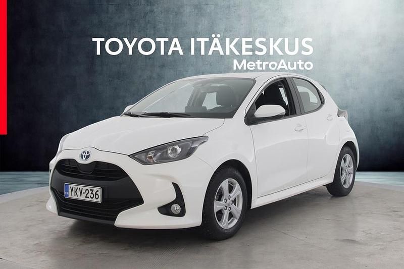 Valkoinen Käytetty 2022 Toyota Yaris Hybrid Active Viistoperä | 18 290 € (Perustarjous) - Kuva 1/4