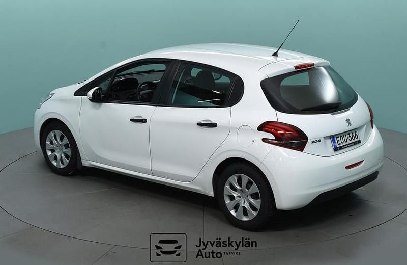 Käytetty Peugeot 208 68 HP (50 kW) 2018 Valkoinen Viistoperä
