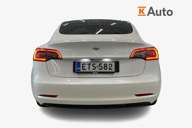 Käytetty Tesla Model 3 Standard Range Plus 211 kW (287 HP) 2020 Valkoinen Sedan