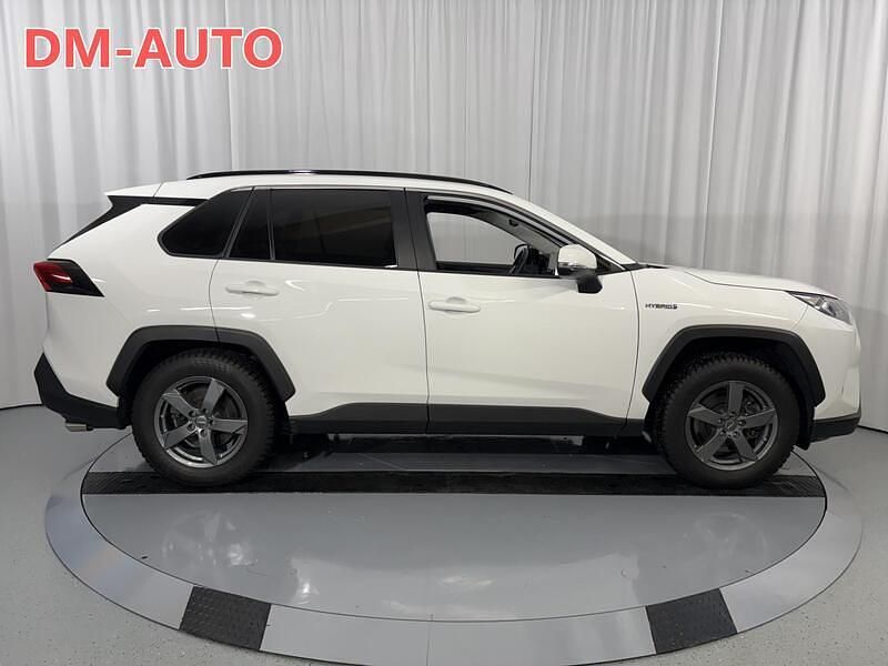 Käytetty Toyota RAV4 178 HP (130 kW) 2022 Valkoinen Katumaasturi