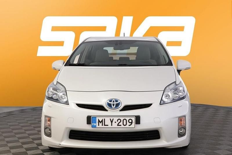 Käytetty Toyota Prius Premium 99 HP (72 kW) 2010 Viistoperä