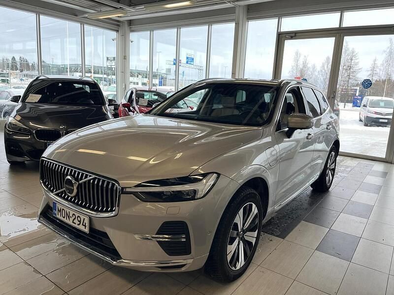 Harmaa Käytetty 2023 Volvo XC60 Plus Katumaasturi | 47 690 € (Kallis) - Kuva 1/1