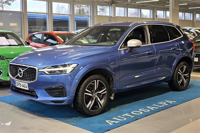 Käytetty Volvo XC60 R-Design 320 HP (235 kW) 2019 Sininen Katumaasturi