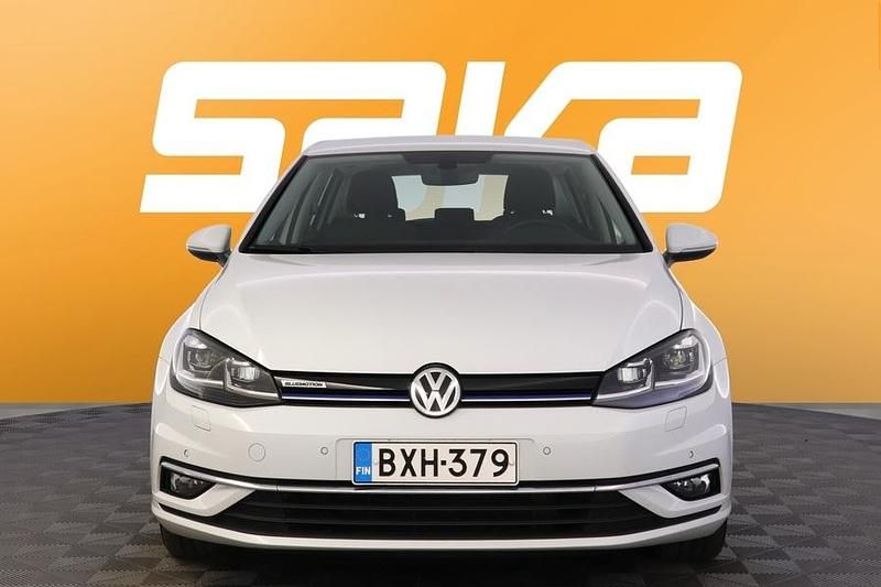Käytetty VW Golf VII Highline 131 HP (96 kW) 2019 Viistoperä