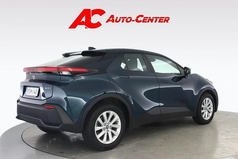 Käytetty Toyota C-HR Active 140 HP (102 kW) 2023 Sininen Katumaasturi